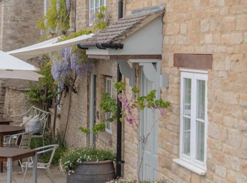 The Bell at Hampton Poyle