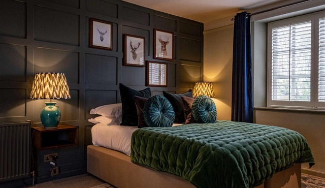 The Bell & Stuart House