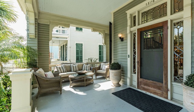 The Belle of Ball Street: Walk to the beach from Galveston's Historic East End