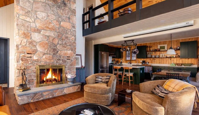 The Bellows House: Views | Deck | Skiing