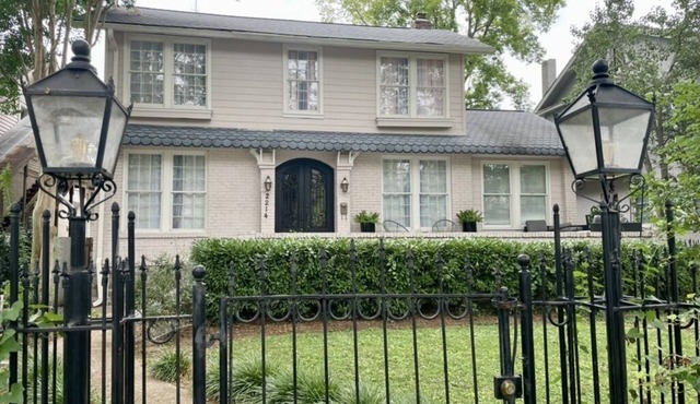 The Belmont - Lux Abode with Pool on Belmont Blvd