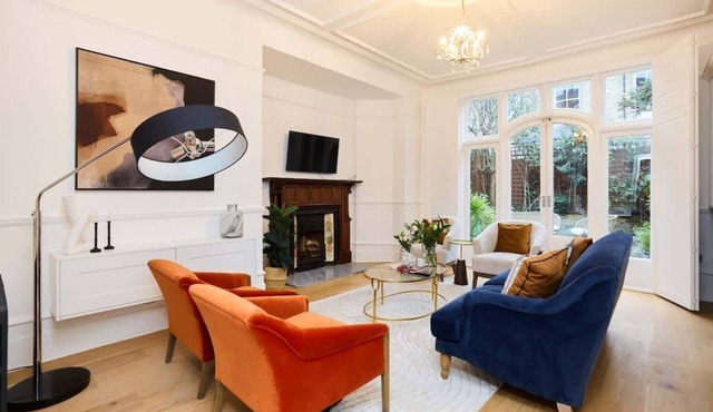 The Belsize Park Place - 6BDR Home with Garden
