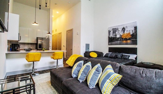 The Beltline Escape 10 Star Location Queen Bed Pkg