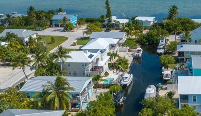 The Bent Anchor-boat lift diving snorkeling fishing key deer 22 miles Key West