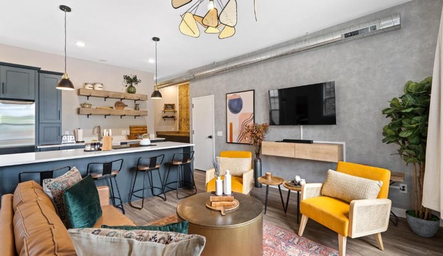 The Bentley Condotel in Historic Walker’s Point w/ Garage + Yard