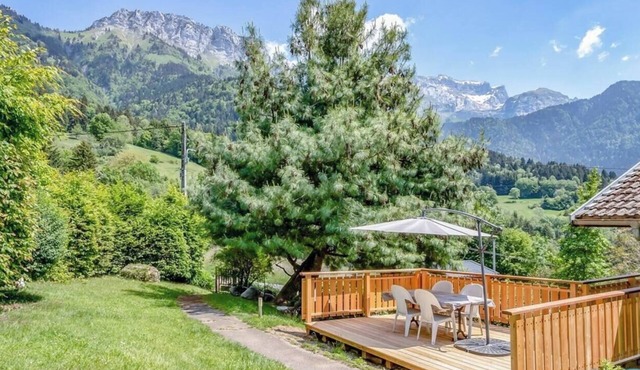 The Bergerie T3- view Mountains.