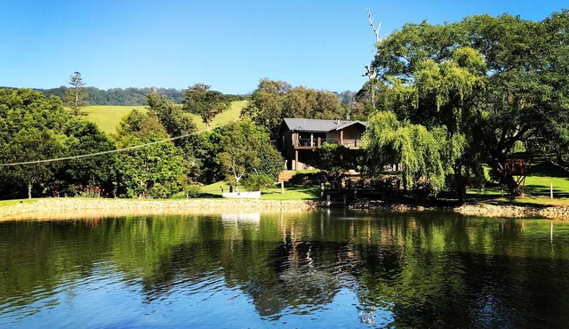 'The Berry Lake House' - Private Luxury Estate