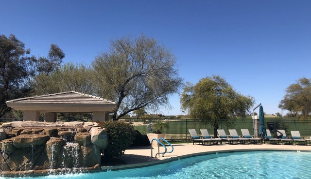 The BEST of Kierland on the Golf course w private patio