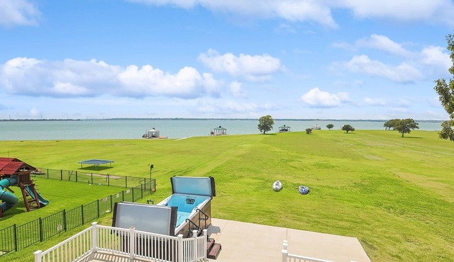 The Best of Lakeside Living - Luxury at its Finest