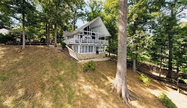 The Better Knott Lodge - Lakefront Toledo Bend!