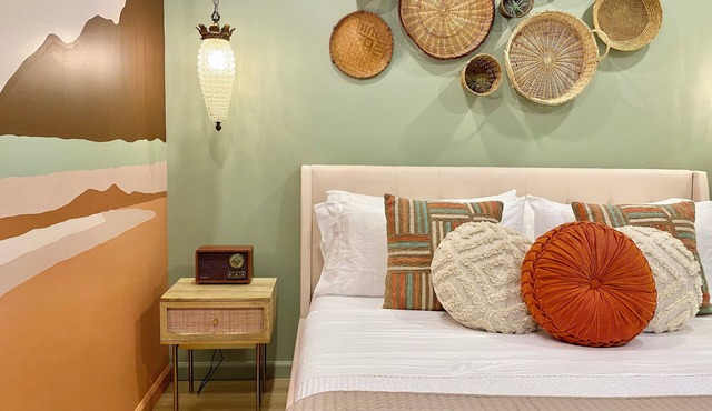 The Betty - Elk River Front Tiny Cabin in Noel, MO