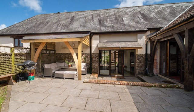 The Big Barn - Sleeping 14 with a private hot tub