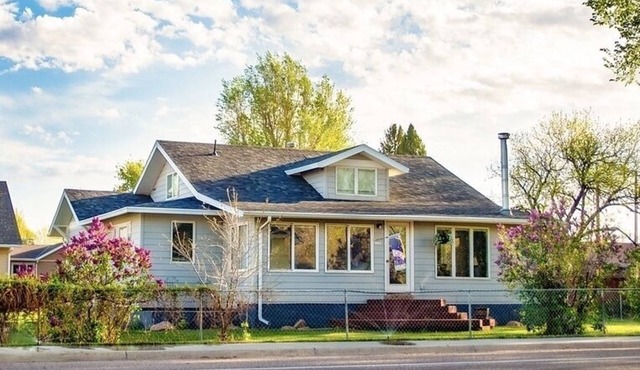 The Big Horn Retreat: 4Bed/2Bath in Heart of Ten Sleep - Adventure meets Comfort