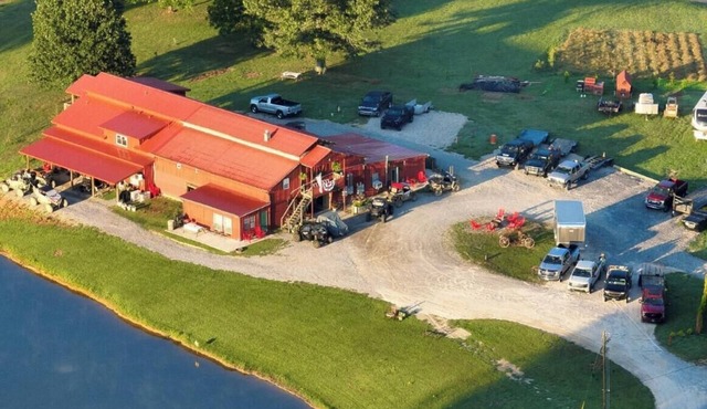 The Big Red Barn Unit #3- Direct Trail Access-150 yards to G-23