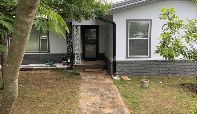 The Biggest Short-Term Rental Close to Tarleton University! 2 King Beds!