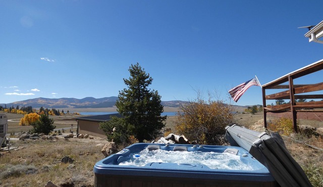 The Bighorn Cabin overlooking Eleven Mile Reservoir, HOT TUB! Closest to Lake!