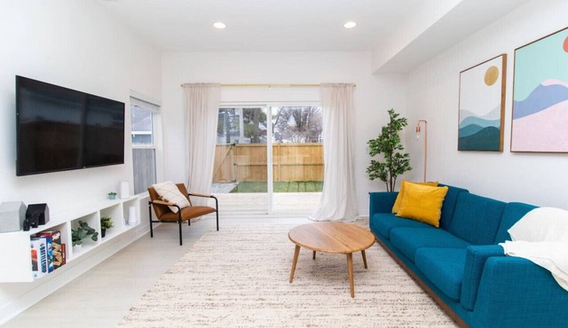 The Birch at Fountain SQ-King Bed INDY w/Fire Pit