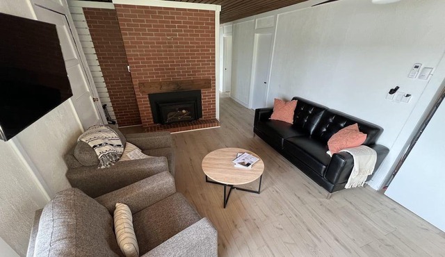 The Birch: Cottage with Views on the Beautiful Lake Mckenzie