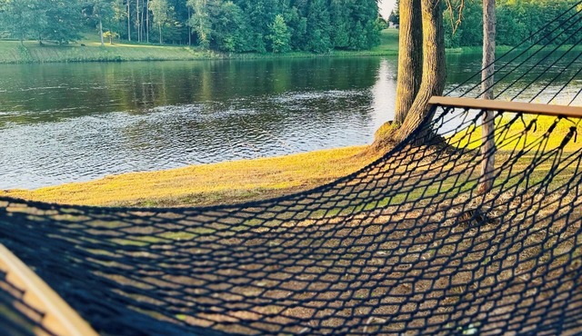 The Birch – New! Menominee River Boutique Cottage