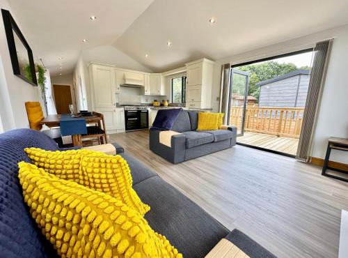 The Birches with Hot Tub