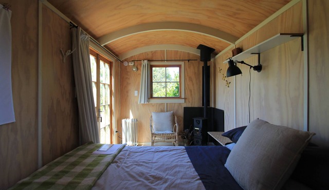 The Bird Hide - rustic luxury by the water