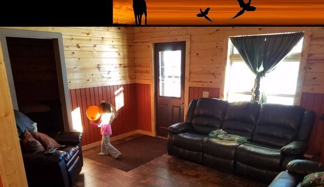 The Birdhouse - Sportsman's Lodging: Pheasant hunting & fishing.