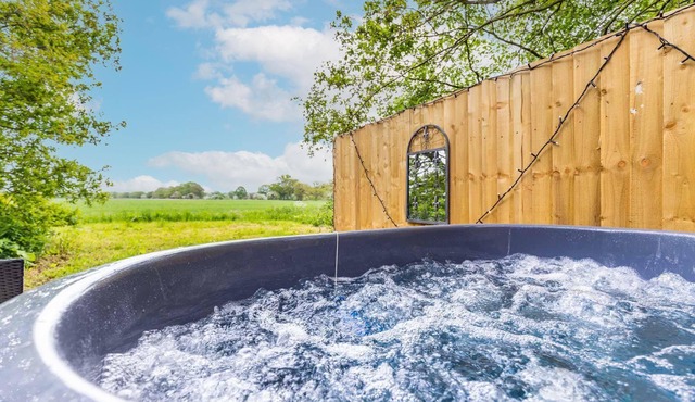 The Bishy Barney Bee - Norfolk Holiday Properties