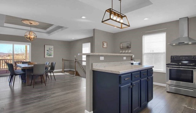 The Bittersweet Inn: Brand new 6 bed 5 bath house