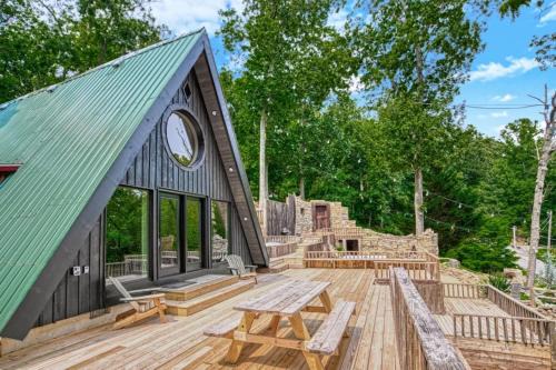 The Black Aframe - HOT TUB and Mountain Views