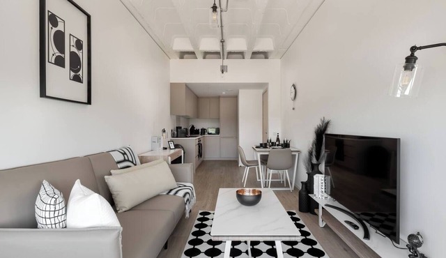 The Black and White Suite