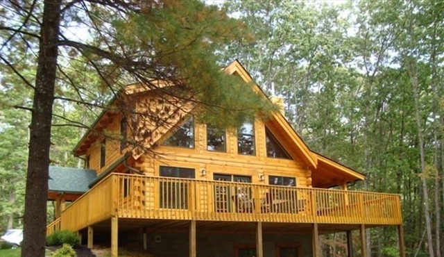 The Black Bear, a spectacular loghome. All rates include hotel ands sales tax
