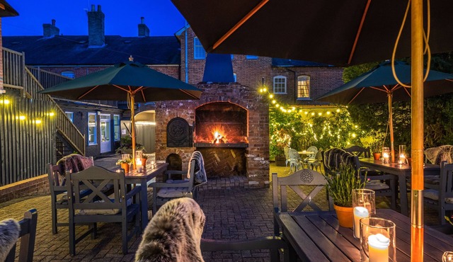 The Black Lion, Long Melford