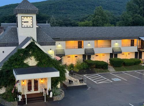 The Black Mountain Inn