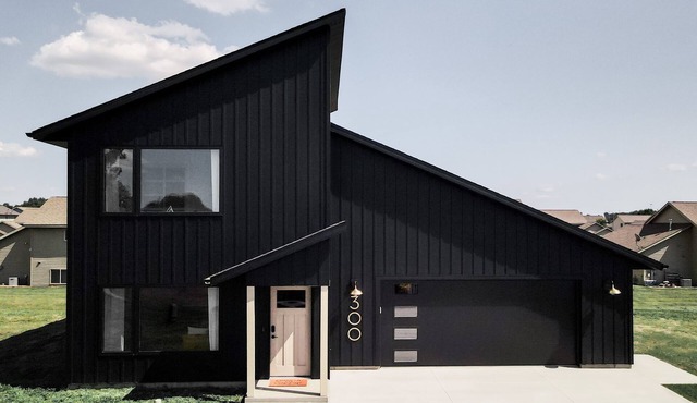 *THE BLACK SHEEP* - Modern, Unique & Clean - BY MSU