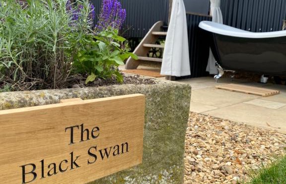 The Black Swan Shepherd Hut