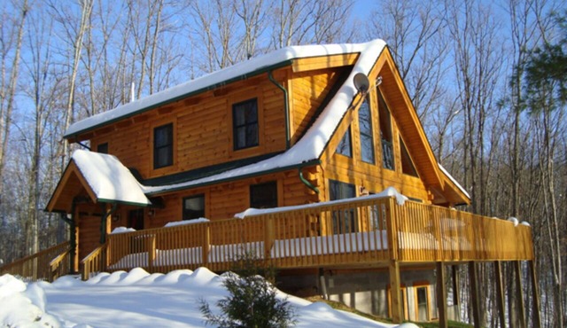 The Blackbear 4 bed log cabin with loft and cathedral ceilings