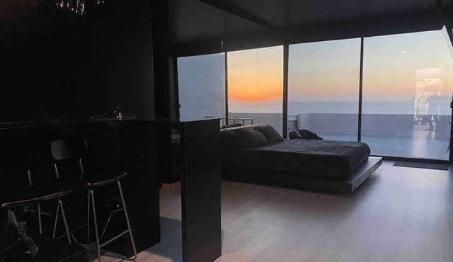 The Blackroom Oceanview