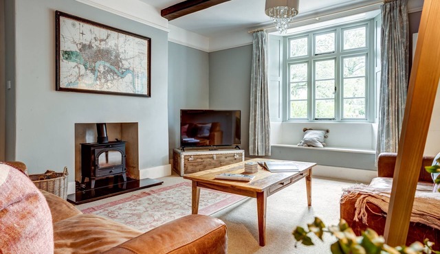 The Bladon Farmhouse | Oxfordshire Holiday Let | 2 Beds & Sleeps 5