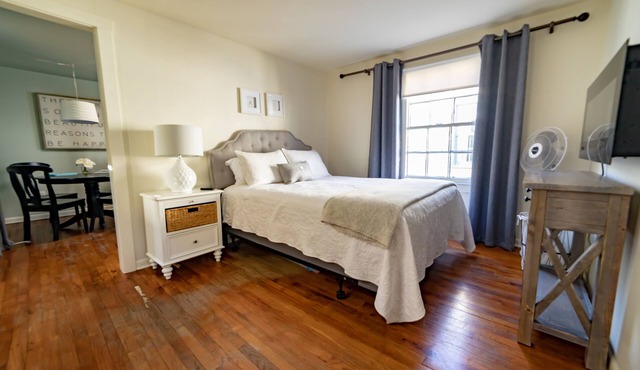 The Blake: Cottage in Historic Downtown Pensacola