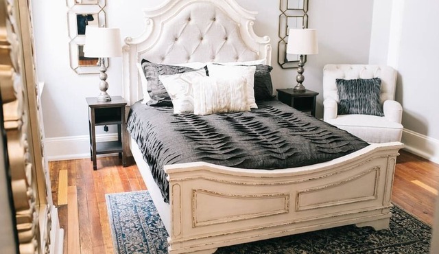 The Blanche - Room 208