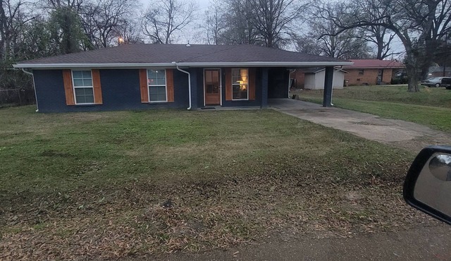 The Bleu- Furnished Home Near MVSU for Work Crews/Extended Stays