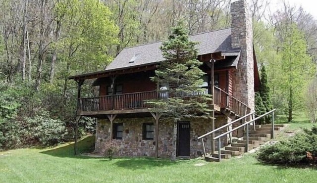 The Blowing Rock Cabin. It’s the Location! 4BR/2BA 5 mins to Main St Clean/Quiet