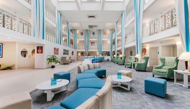 The Blu Hotel Blue Ash Cincinnati, an Ascend Collection Hotel