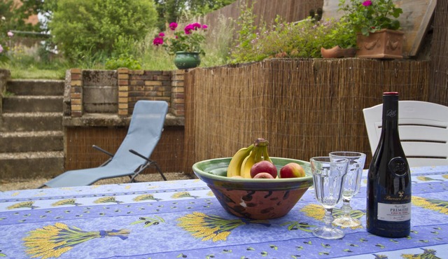 The Blue Bumblebee in Langres and its 4 lakes