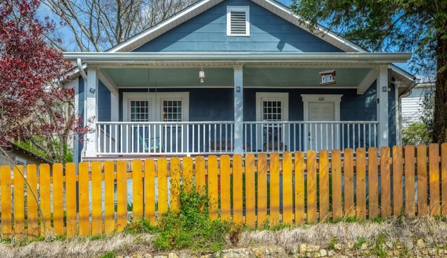 The Blue Bungalow of North Shore