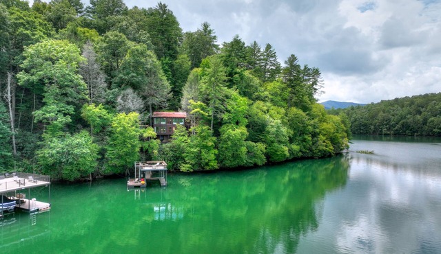 The Blue Canoe | Cozy Lakefront Getaway in Blue Ridge | Rustic and Elegant
