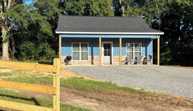 The Blue Cottage on Brownlee!