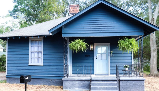 The Blue Daisy -Downtown Monroe 1910 Mill Home
