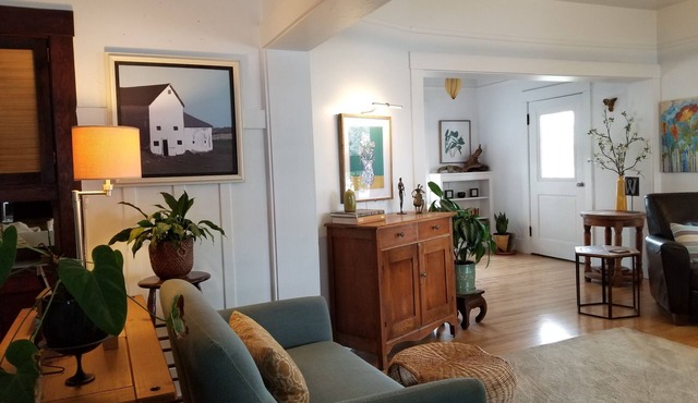 The Blue Door Cottage - Vintage meets Modern