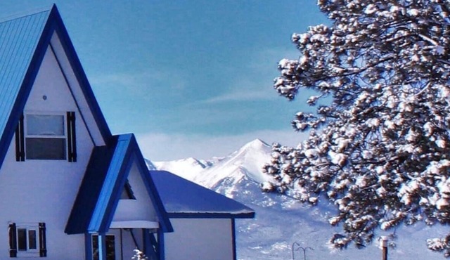 The Blue Elk: Private Retreat : Breathtaking Mountain Views - Excellent Access